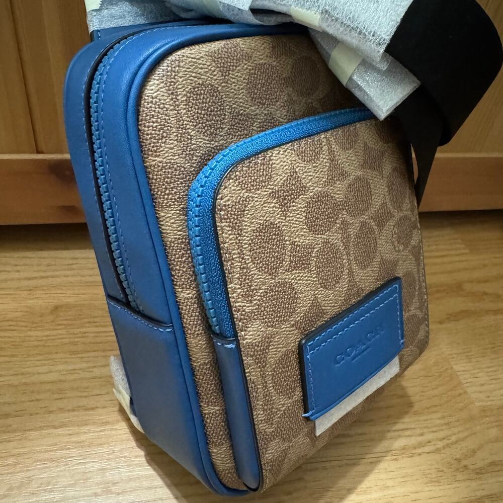 ❤️ Coach Racer Sling Pack Tan/Blue - Picture 9 of 12